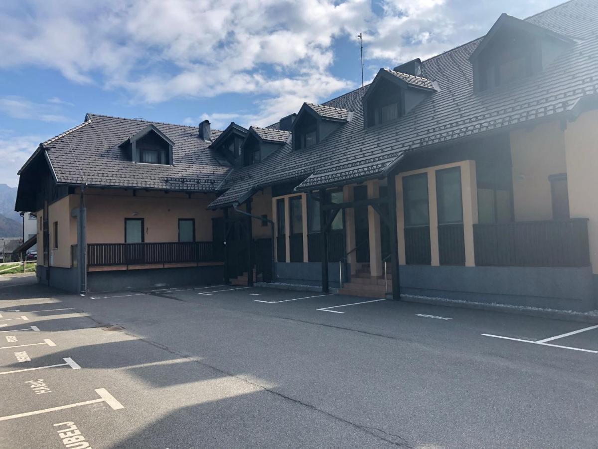 Sport & Sunny Cosy Alpine Retreat Appartement Kranjska Gora Buitenkant foto