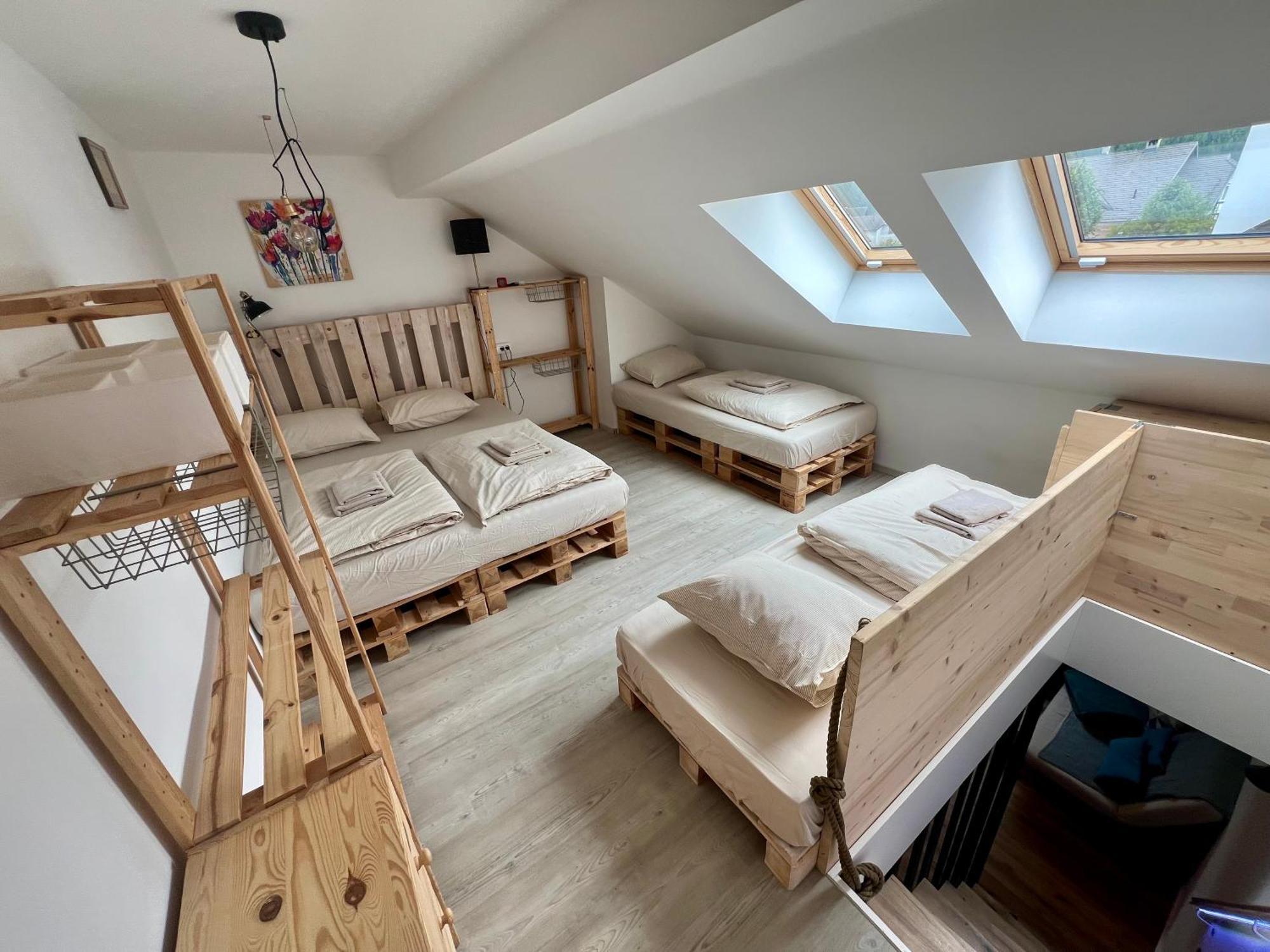 Sport & Sunny Cosy Alpine Retreat Appartement Kranjska Gora Buitenkant foto